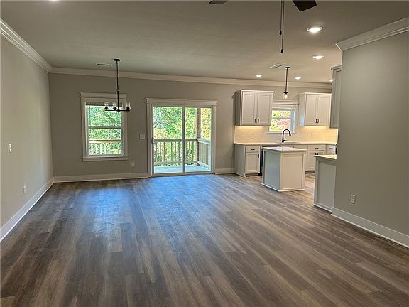 2nd image of 33 Sandridge Dr