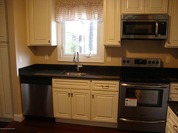 4th image of 30 Orchard Dr #73