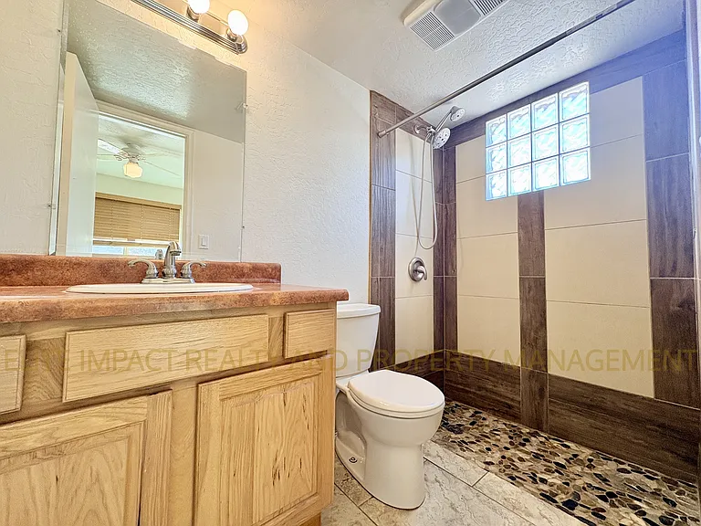1628 N Venice Ave #1-4 — Photo 17