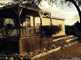 281 Thrill Hill Dr, Mountain Home, TX 78058