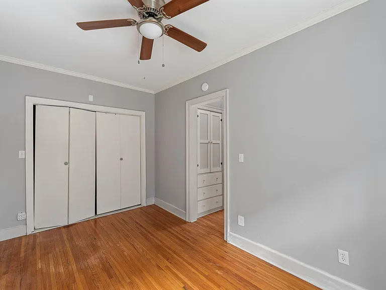 2733 Girard Ave S #106 — Photo 9