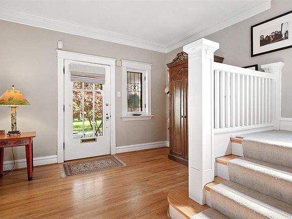 3rd image of 98 Arundel Pl