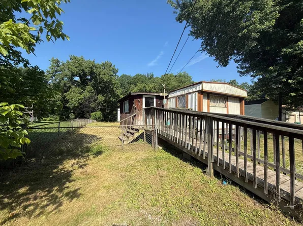 33 Colington Dr, South Charleston, WV 25309
