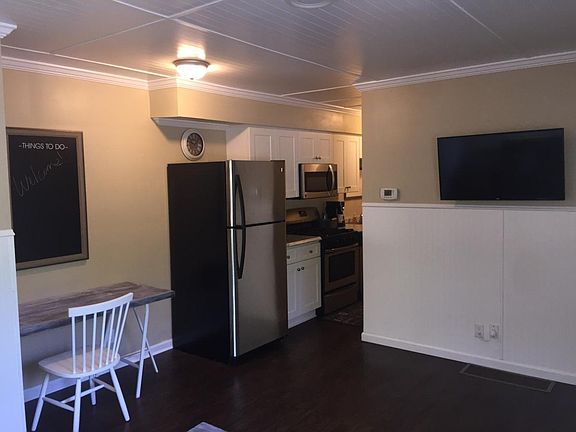 4th image of 3867 Doney St