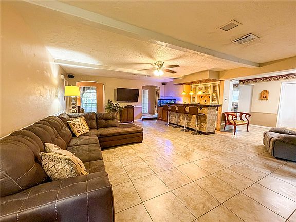 3rd image of 4023 Oxhill Rd