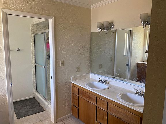 5th image of 25189 Huron St