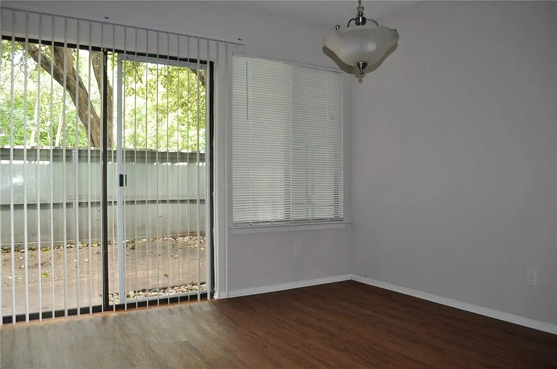 3 bed, 1.5 bath, 1234 sqft, $1,995 — Photo 4