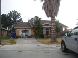 136 Rafael Septien Ln, El Paso, TX 79927