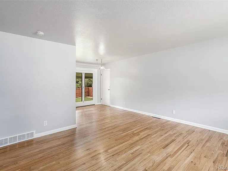 1130 Spencer St — Photo 9