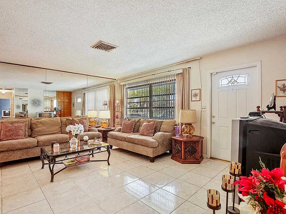 3rd image of 327 S Chillingworth Dr