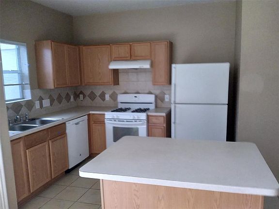 2nd image of 9638 Coyote Creek Dr
