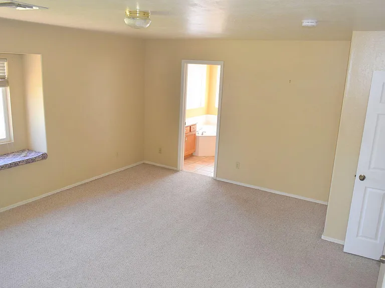 1506 S Pheasant Ln — Photo 21
