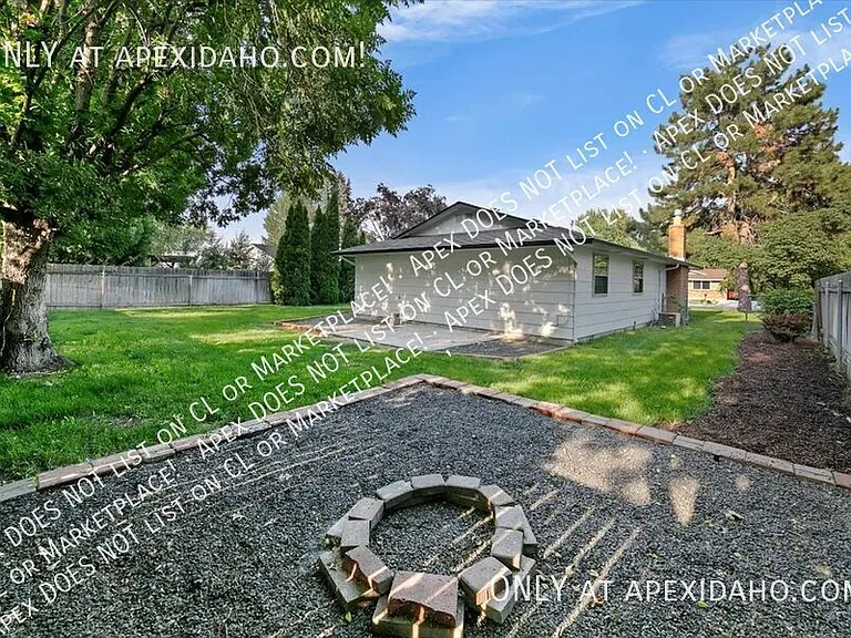 249 S Harlan Pl — Photo 30