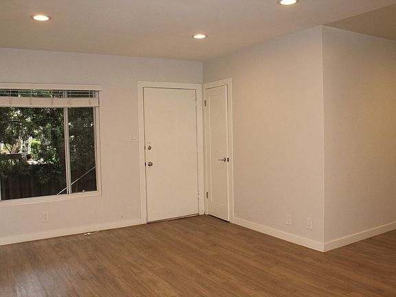4th image of 11747 Mayfield Ave APT 4