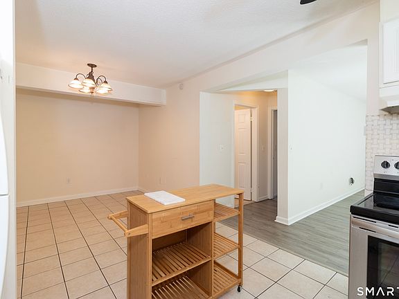 4th image of 175 Mill Pond Road #101