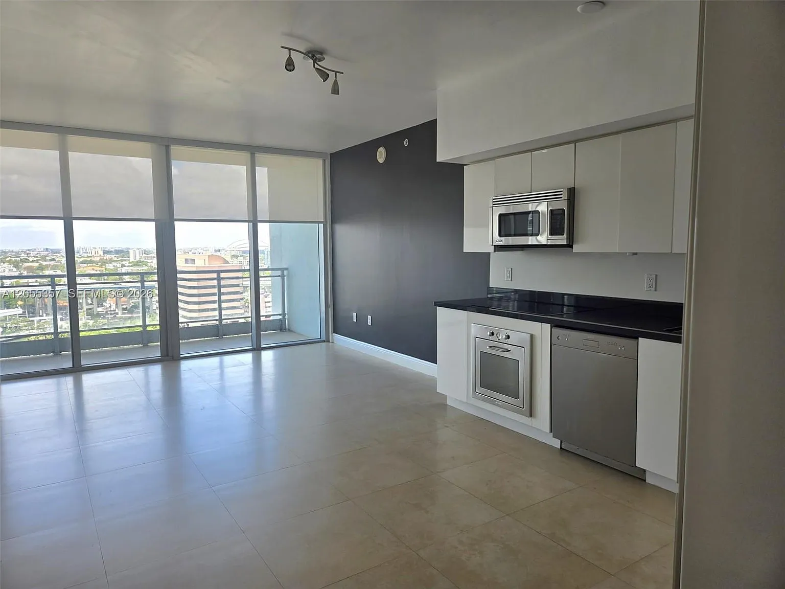 Mint Condo — Photo 3