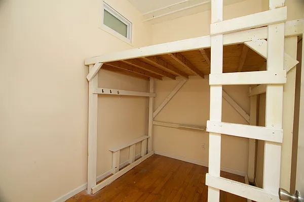 Rented by Nooklyn NYC LLC | media 77