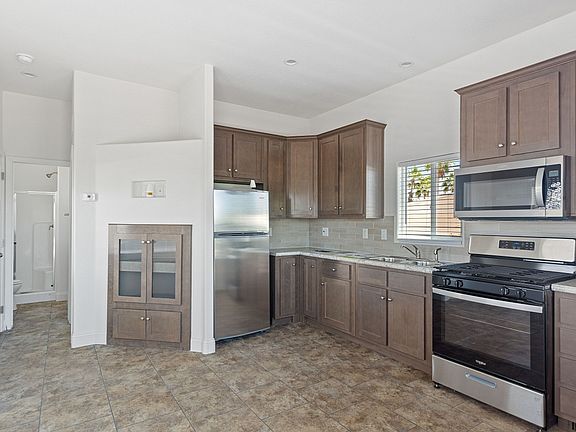 5th image of 200 E Ivanhoe St Lot 75