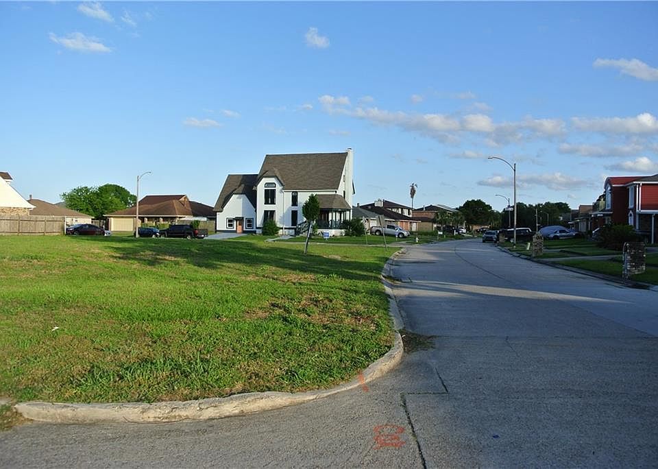 2nd image of 7151 W Renaissance Ct