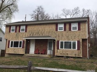 1517 Montauk Hwy, Oakdale, NY 11769