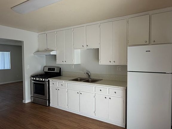 3rd image of 566-568 7th St