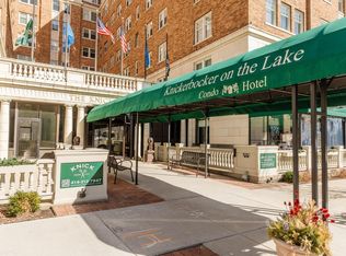 1028 E Juneau Ave APT 220, Milwaukee, WI