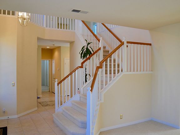 2nd image of 28629 Maplewood Dr