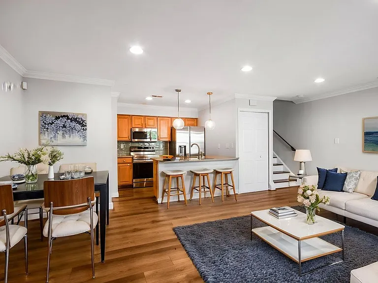 14318 S Shore Ct — Photo 43