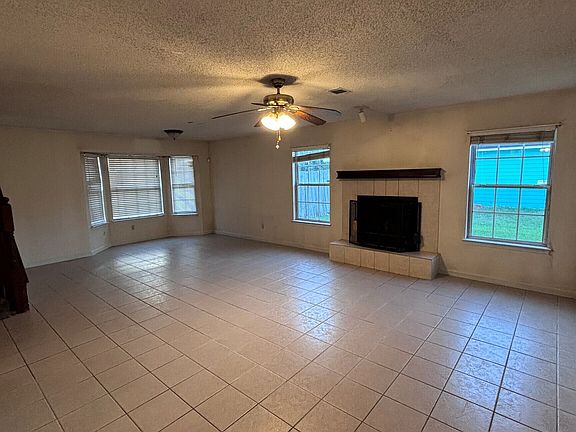 4th image of 105 Huntington Dr