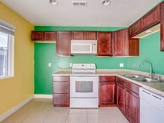3rd image of 15601 N 27th St Unit 35