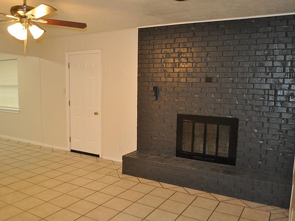 4th image of 206 N Meadowview Dr