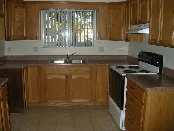 3rd image of 715 W Carolchristine Pl