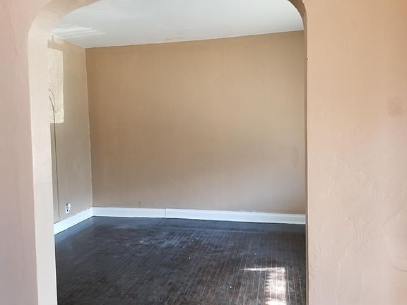 3rd image of 5815 Wabada Ave