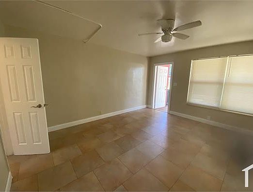4th image of 1822 N Dixie Hwy APT 5