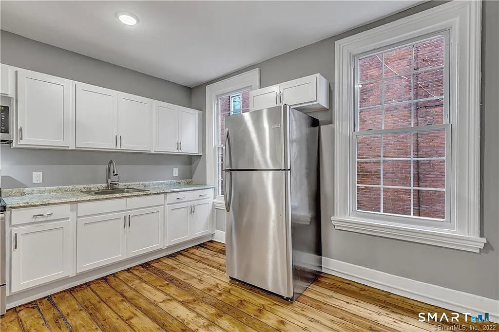 2 bed, 1.0 bath, 800 sqft, $2,100 — Photo 3