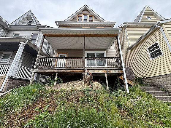 4th image of 2520 W Chestnut Ave