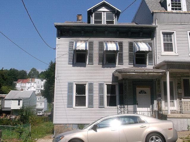 2nd image of 530 E Norwegian St