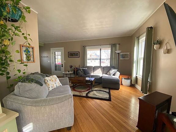 5th image of 1207 Muscatine Ave