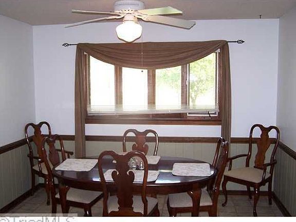 5th image of 2202 Beaverbrook Dr