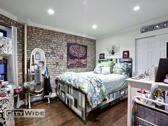 3rd image of 216 E 95th St APT 3W