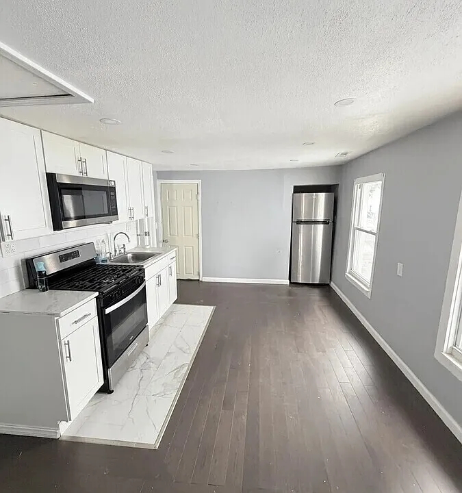 16 Daggett St #2