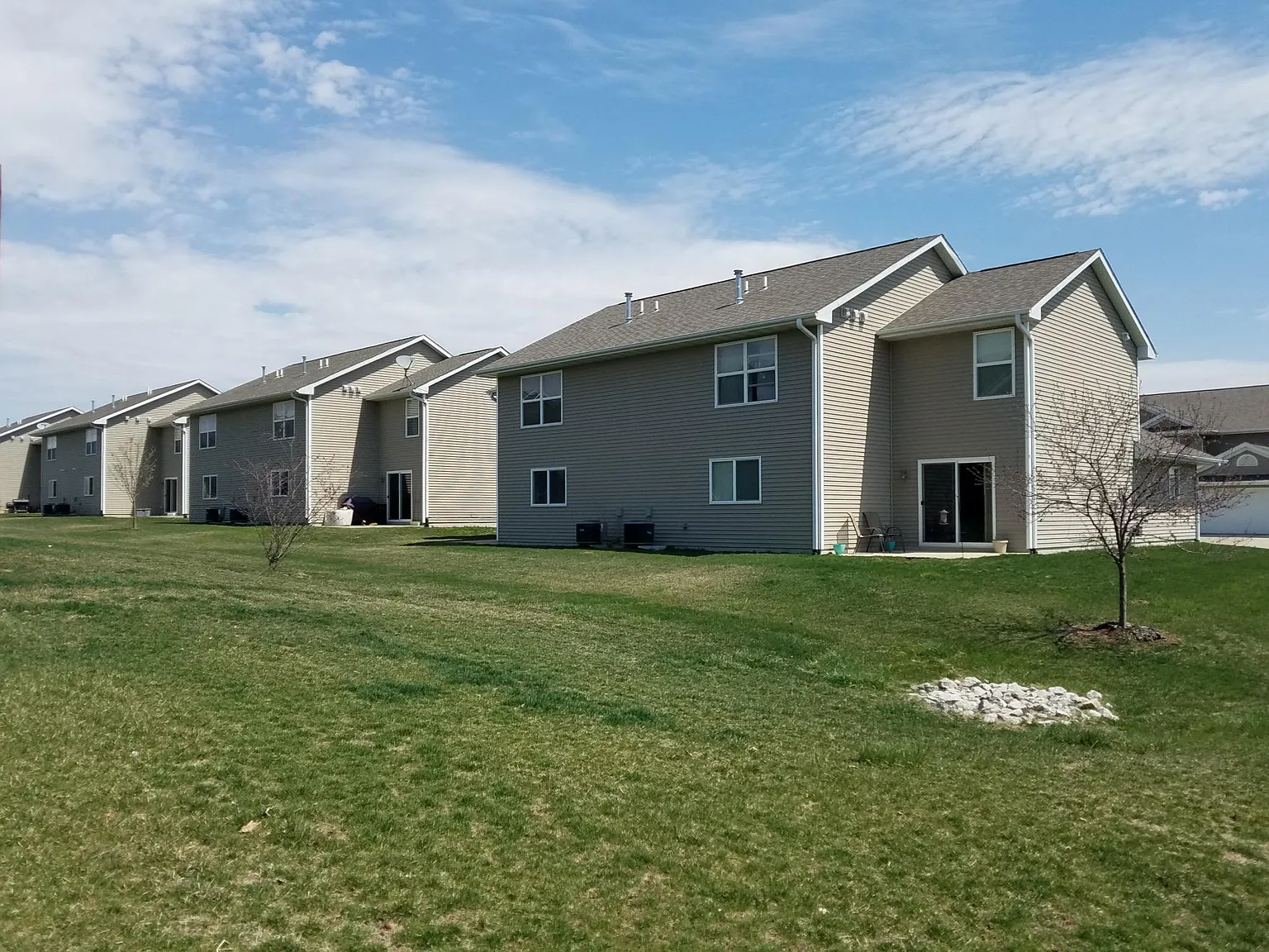 1200 Delaney Ct — Photo 2