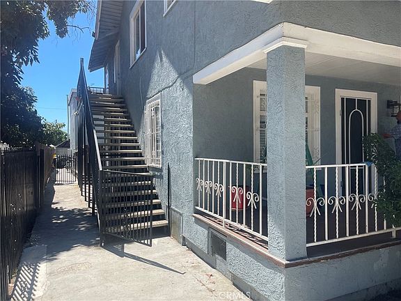 3rd image of 620 E 28th St