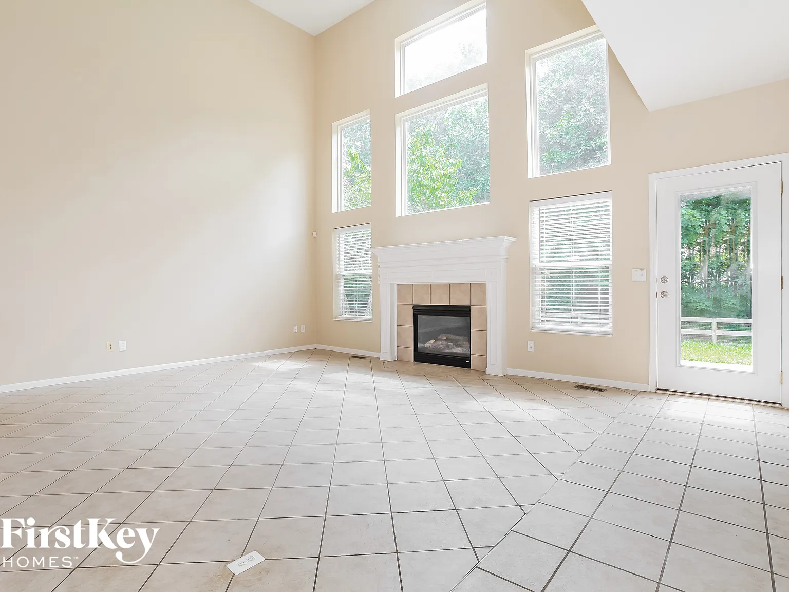 4 bed, 2.5 bath, 2532 sqft, $2,905 — Photo 3