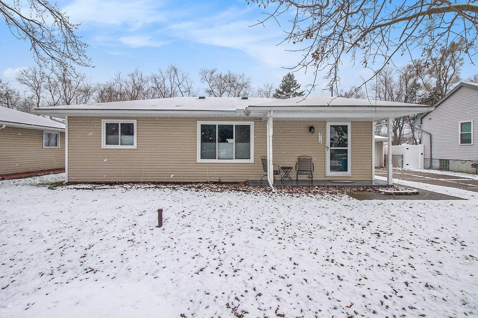 3114 Mapledale St photo 1