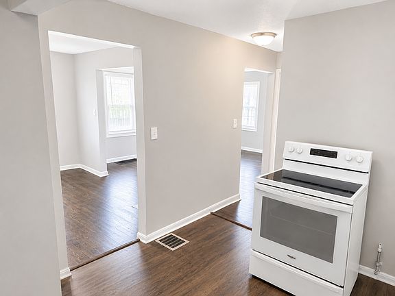 4th image of 5805 Jackson Ave