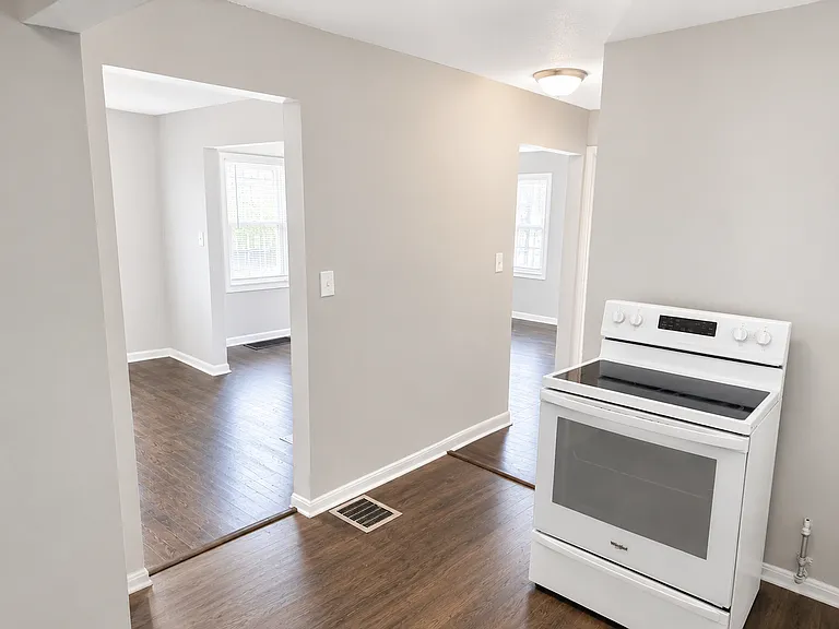 5805 Jackson Ave — Photo 4