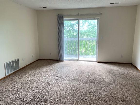 3rd image of 3507 Queen Dr SW