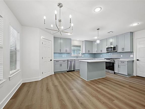 4th image of 202 Yvonne Ave