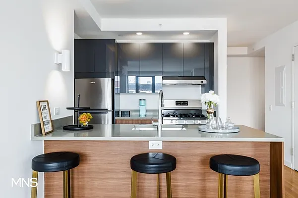 Rented by MNS Marketing | media 21